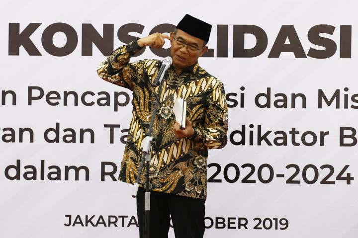 Rapat konsolidasi tersebut membahas percepatan visi misi Presiden Joko Widodo serta sasaran dan target indikator bidang PMK dalam RPJMN 2020-2024.