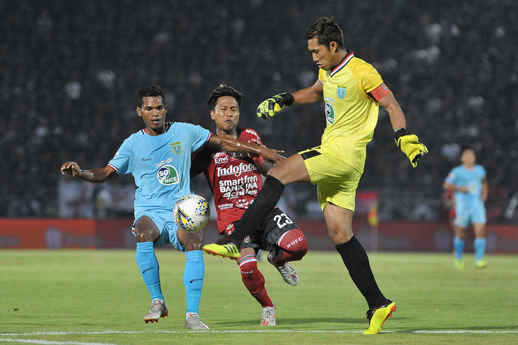 Sementara itu, Bali United gagal mengamankan poin sempurna saat menjamu Persela Lamongan pada laga pekan ke-26 Liga 1 2019. Antara Foto/Nyoman Budhiana