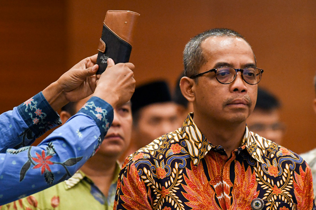 Direktur Jenderal (Dirjen) Pajak yang baru Suryo Utomo mengucapkan sumpah jabatan saat upacara pelantikan di Kementerian Keuangan Jakarta, Jumat, 1 November 2019. Menkeu Sri Mulyani melantik Suryo Utomo sebagai Dirjen Pajak yang baru menggantikan Robert Pakpahan. 