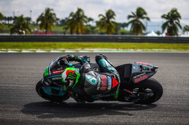 Dan rekan setim Quartararo, Franco Morbidelli akan memulai balapan di posisi ketiga dengan selisih 0,129 detik.