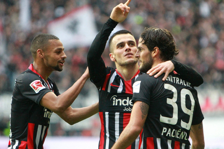 Lima gol Frankfurt dicetak oleh Filip Kostic pada menit ke-25, Djibril Sow (33'), David Abraham (49'), Martin Hinteregger (61'), Goncalo Paciencia (85'). AFP Photo/Daniel Roland