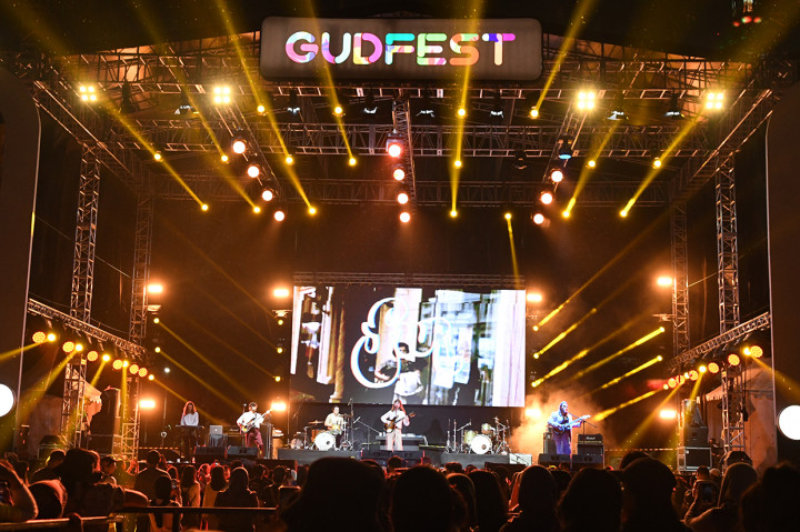 Selain Zion.T, Band asal Inggris, FUR juga sukses memberikan sajian yang berbeda dari penampilannya dalam acara Gudfest hari kedua.