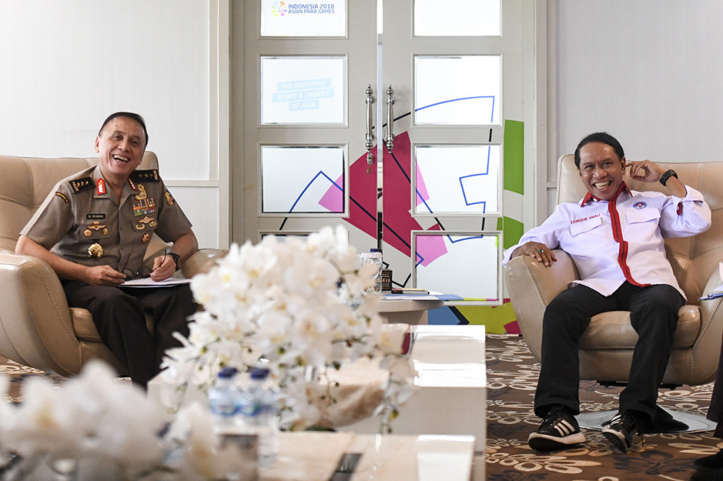 Menteri Pemuda dan Olahraga Zainuddin Amali (kanan) dan Ketua Umum PSSI periode 2019-2023 Mochamad Iriawan, melakukan pertemuan di Kemenpora, Jakarta.