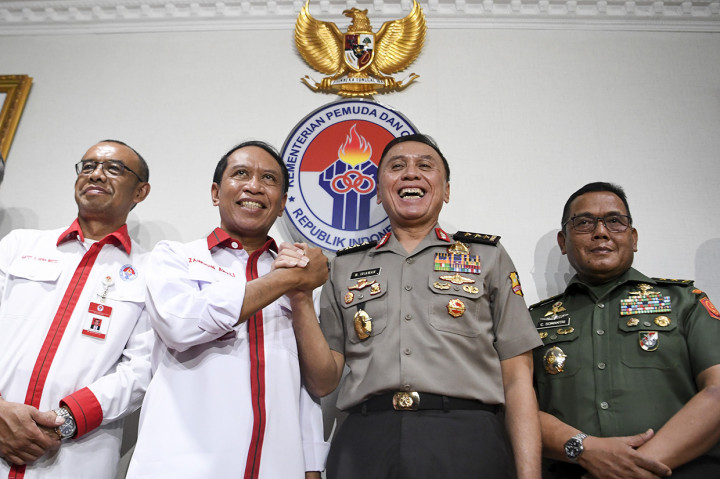 Pertemuan tersebut membahas percepatan pembangunan persepakbolaan di Tanah Air serta membahas persiapan jelang Piala Dunia U-20 pada 2021 di Indonesia.