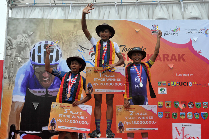 Etape ketiga dengan rute Limapuluh Kota-Padang Panjang sejauh 129,9 kilometer itu dimenangkan pebalap Grospe Ismael.Jr dengan catatan waktu 3.16.14 detik, disusul pebalap Suryadi Bambang pada posisi kedua dan Kurniawan pada posisi ketiga.