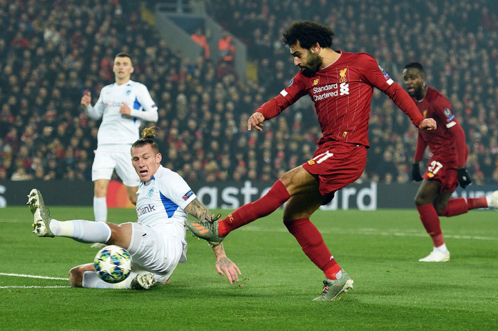 Pada menit ke-35 tuan rumah berpeluang menggandakan kedudukan lewat Mohamed Salah. Namun tembakannya masih belum menemui sasaran.