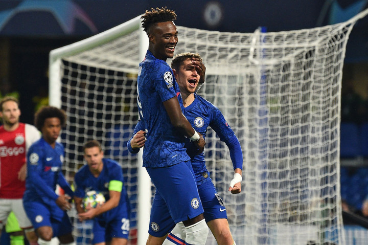 Jorginho yang kembali menjadi algojo sukses menuntaskan tugasnya. Sepakannya mampu mengecoh Andre Onana dan membuat skor berubah menjadi 3-4.