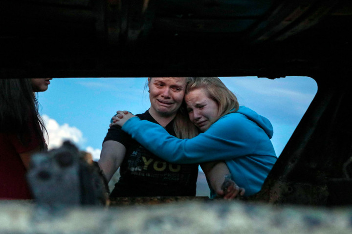 Para korban adalah keluarga dari warga Meksiko-Amerika LeBaron, Langford, Miller, dan Johnson, anggota komunitas Mormon yang memisahkan diri yang menetap di perbukitan dan dataran Meksiko utara beberapa dekade yang lalu. 