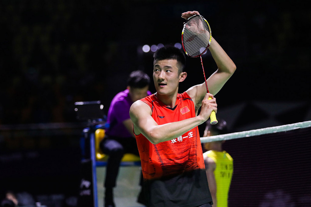 Lin yang berusia 36 tahun, ditaklukkan kompatriotnya Chen Long rubber game dengan skor 19-21, 21-12, dan 21-12.