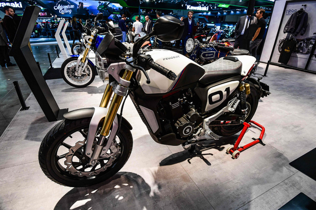 Motor konsep Peugeot P2x tampil di International Motorcycle and Accessories Exhibition (EICMA) Milan.