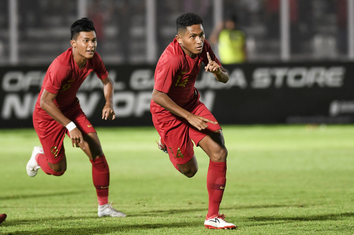 Pemain timnas Indonesia U-19 Muhammad Fajar Fathur melakukan selebrasi seusai mencetak gol ke gawang timnas Timor Leste U-19 pada laga babak kualifikasi grup K Piala Asia U-19 2020 di Stadion Madya Gelora Bung Karno, Senayan, Jakarta. 