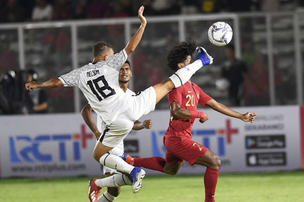 Pada menit ke-58, Nelson Pinto Dos Reis mendapatkan kartu merah dari wasit. Nelson diusir keluar wasit setelah menendang kepala Bagus yang coba melakukan serangan cepat.