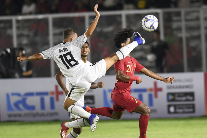 Pada menit ke-58, Nelson Pinto Dos Reis mendapatkan kartu merah dari wasit. Nelson diusir keluar wasit setelah menendang kepala Bagus yang coba melakukan serangan cepat.