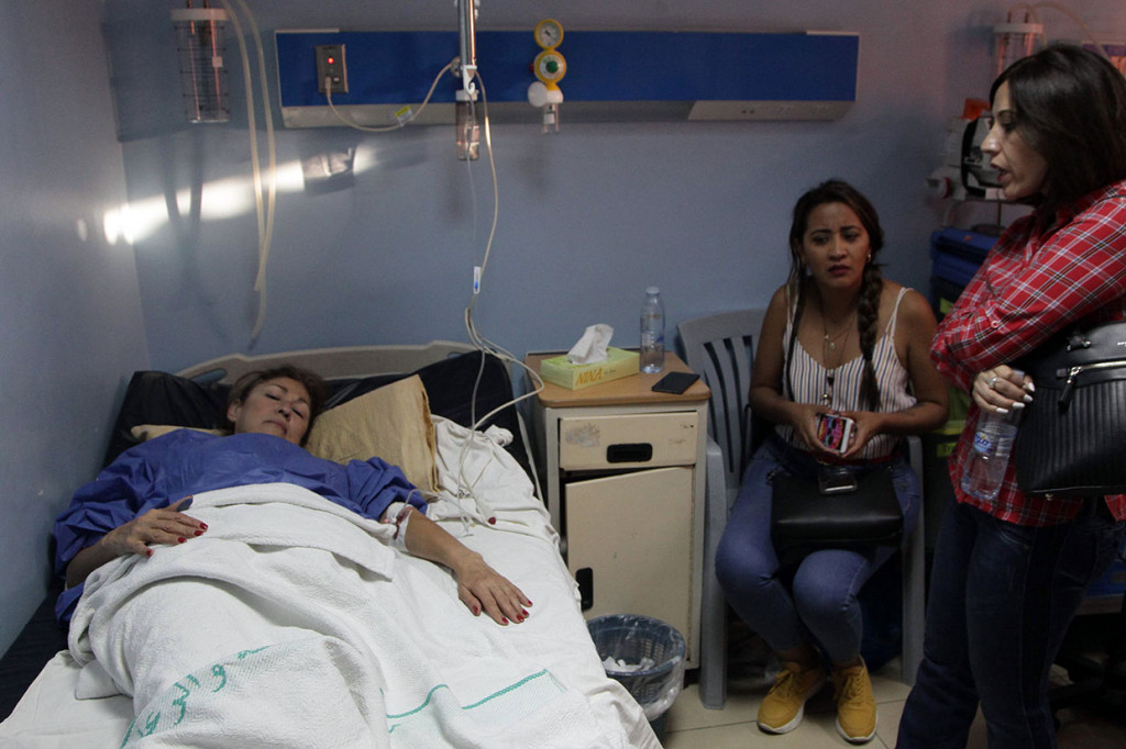 Salah satu korban penikaman menjalani perawatan di Jerash Government Hospital di Jerash, Yordania utara, Rabu, 6 November 2019.
