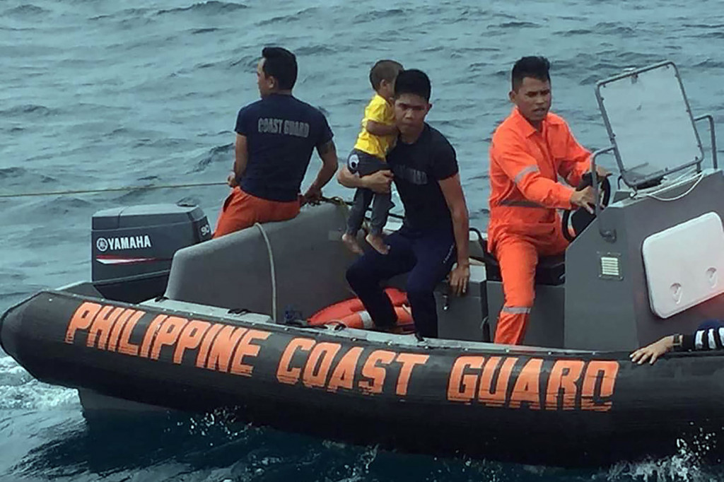 Kapal feri MV Siargao Princess tengah menempuh rute perjalanan di dekat Cebu saat awak kapal mengirim informasi untuk meminta bantuan. ABK menyatakan kapal dalam masalah.