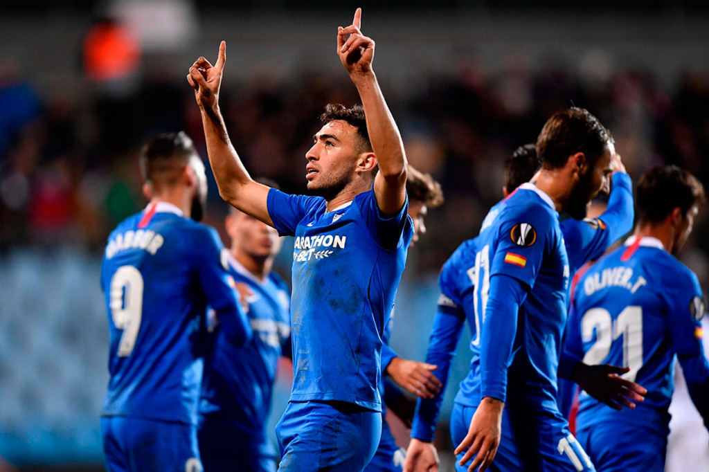 Sevilla kukuh di puncak klasemen dengan 12 poin dan berhak melaju ke babak 32 besar Liga Europa.  