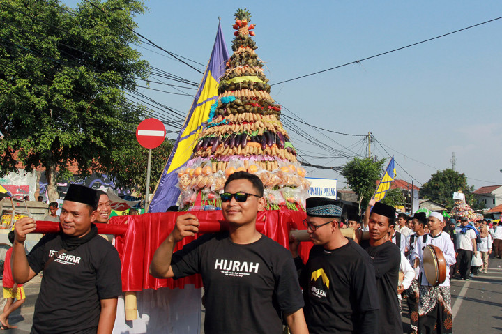 Acara yang dihadiri ribuan umat muslim se-Tangerang ini diadakan dalam rangka memperingati Maulid Nabi Muhammad SAW. Antara Foto/Muhammad Iqbal