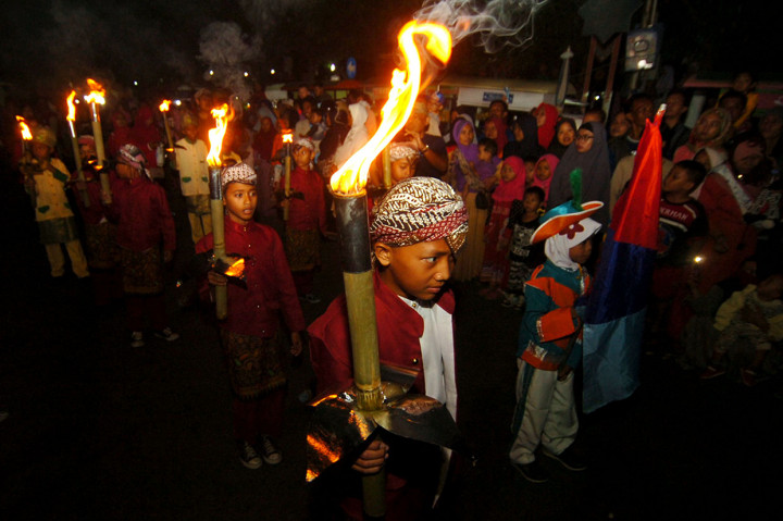 Pawai sambut Maulid Nabi Muhammad SAW yang diikuti ratusan peserta tersebut diisi dengan berbagai macam seni pertunjukan. Antara Foto/Oky Lukmansyah