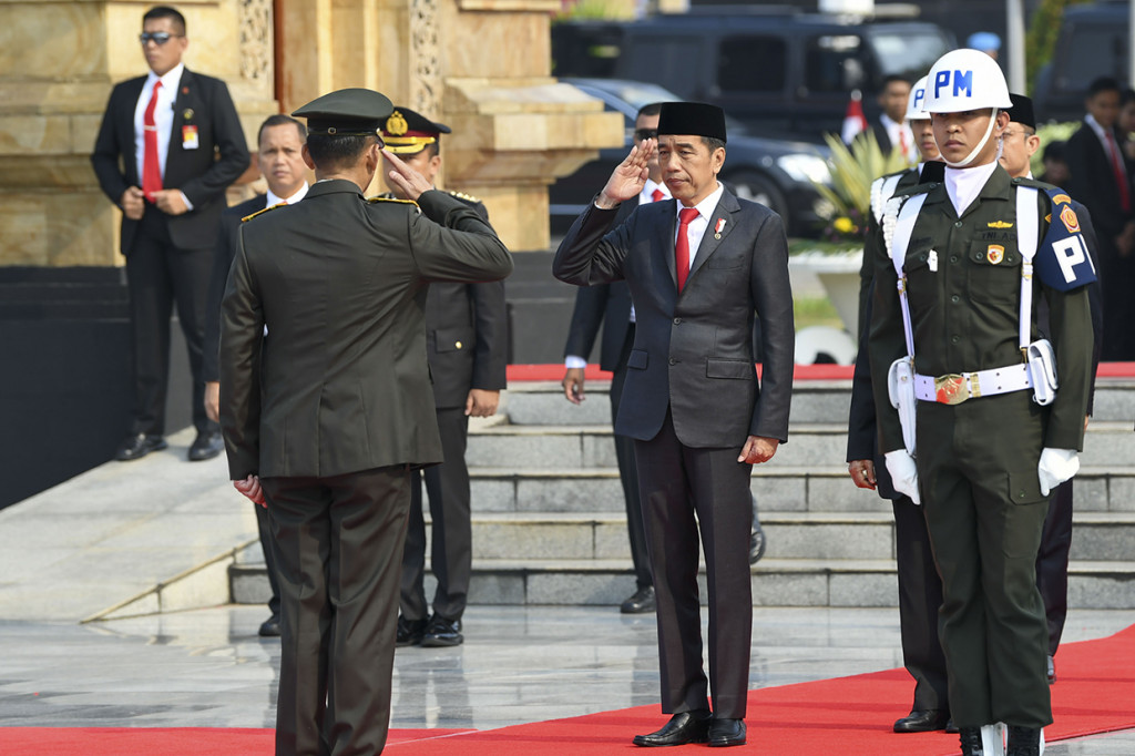 Presiden Joko Widodo  tiba di Taman Makam Pahlawan Nasional Utama Kalibata untuk memimpin Upacara Ziarah Nasional, Jakarta.