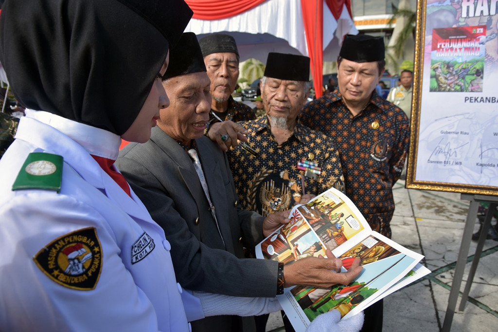 Badan Penerus Pembudayaan Kejuangan 45 dengan bantuan Pemprov Riau meluncurkan 1.500 eksemplar komik sejarah perjuangan yang berdasarkan fakta sejarah perjuangan pada masa awal kemerdekaan RI di Riau dalam bentuk ilustrasi kartun, dan akan dibagikan gratis ke seluruh kabupaten/kota di Riau. 