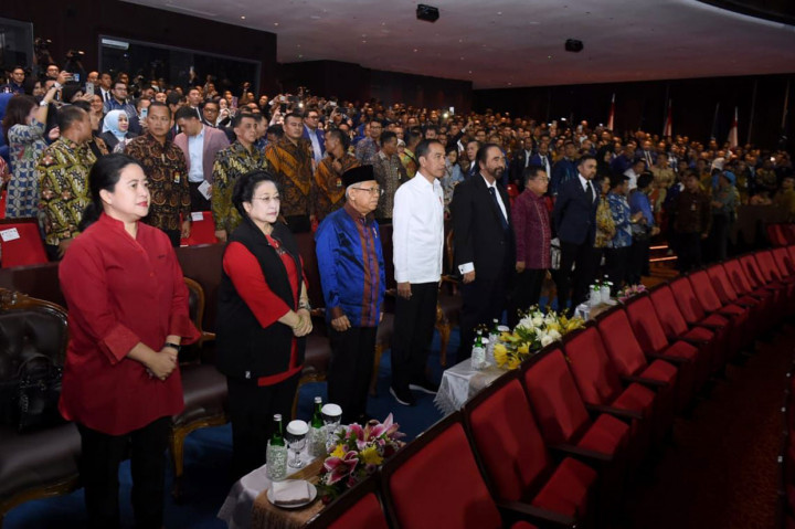 Hari terakhir Kongres II sekaligus HUT ke-8 Partai NasDem dihadiri sejumlah elit politik, di antaranya Presiden kelima RI Megawati Soekarno Putri, Wapres ke-10 dan ke-12 RI Jusuf Kalla, Ketua DPR Puan Maharani, dan sejumlah tokoh lainnya. Biro Pers Setpres/Muchlis Jr