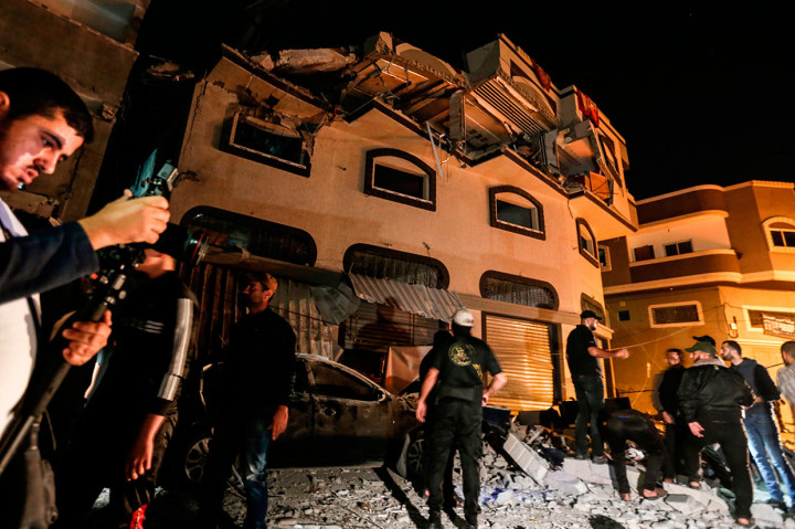 Militer Israel menyerang rumah komandan kelompok militan Jihad Islam Palestina, Baha Abu Al-Ata, di distrik Shejayia, timur Kota Gaza, Selasa, 12 November 2019 dini hari setempat. Dua orang tewas akibat serangan tersebut.