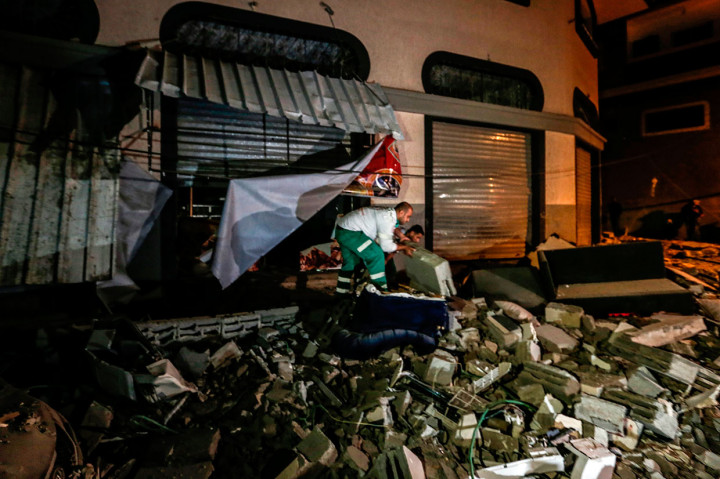 Israel menyalahkan Ata karena berada di belakang tembakan roket baru-baru ini dari Jalur Gaza ke wilayahnya, dan tentara menyebutnya 'bom detak' dalam pernyataannya yang mengumumkan serangan itu. Israel juga menyalahkannya karena berada di balik tembakan sniper dan peluncuran drone.