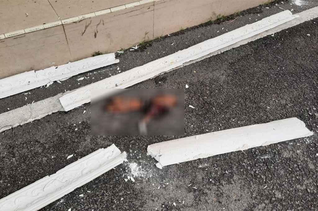 Selain menewaskan pelaku, bom bunuh diri tersebut juga mengakibatkan beberapa orang terluka, di antaranya Kasi Propam, J Purba (PHL), anggota Propam, dan petugas piket.