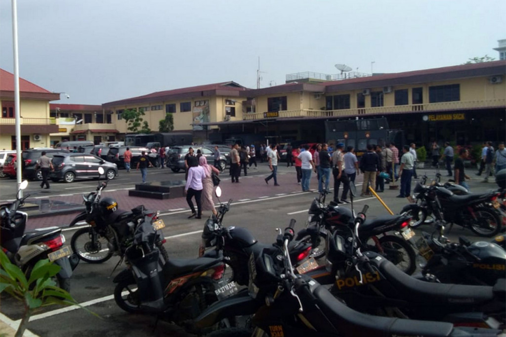 Pascaledakan bom bunuh diri petugas saat ini tengah melakukan pengamanan dan penyidikan. 