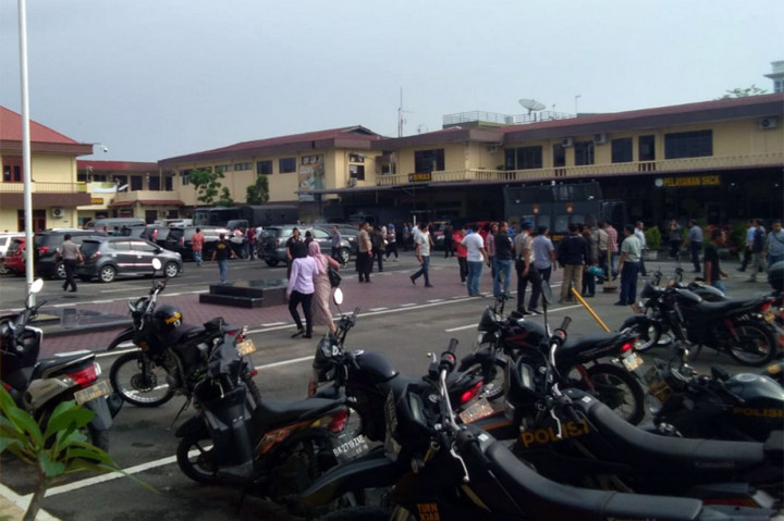 Pascaledakan bom bunuh diri petugas saat ini tengah melakukan pengamanan dan penyidikan. 