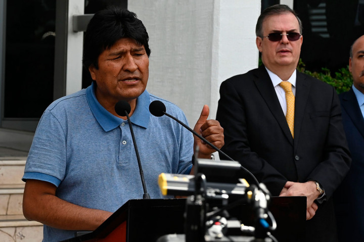 Evo Morales berjanji untuk melanjutkan perjuangan setelah tiba di Meksiko di mana ia telah diberikan suaka politik. Dia juga menyatakan berterima kasih kepada sekutu sayap kirinya, Presiden Meksiko Andres Manuel Lopez Obrador.