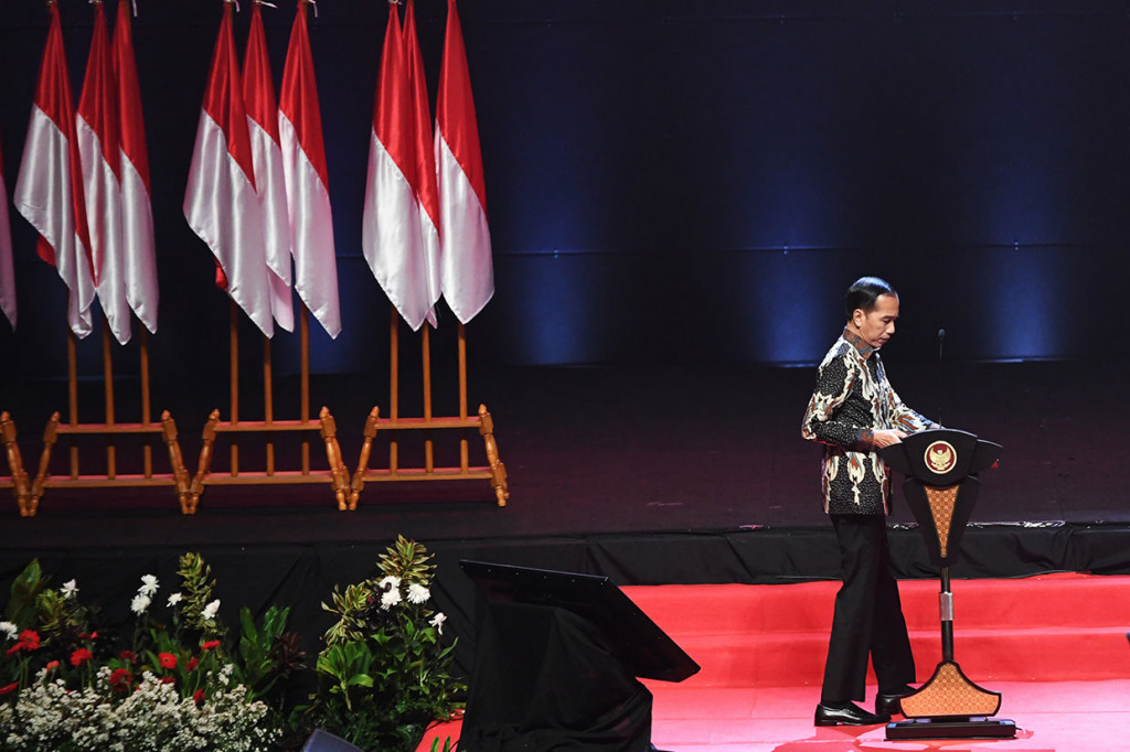 Presiden menambahkan lelang belanja untuk pembangunan di daerah perlu dilakukan sesegera mungkin sehingga peredaran uang di daerah semakin banyak dan mempengaruhi pertumbuhan ekonomi dalam negeri sejak awal tahun. Selain itu, Presiden juga menyampaikan perlunya para pimpinan di daerah menjaga komunikasi yang erat dan mengelola persoalan dengan baik. 