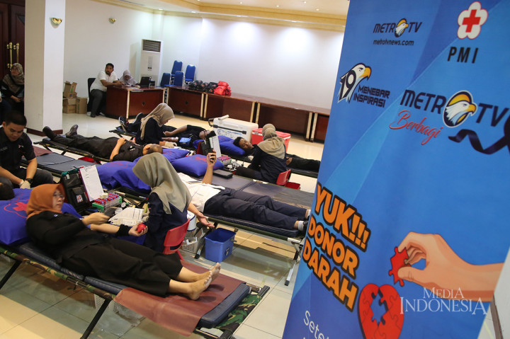 PT Media Televisi Indonesia (Metro TV) bekerja sama dengan Palang Merah Indonesia (PMI) menggelar aksi donor darah yang merupakan salah satu bagian dalam menyambut HUT ke-19 Metro TV.