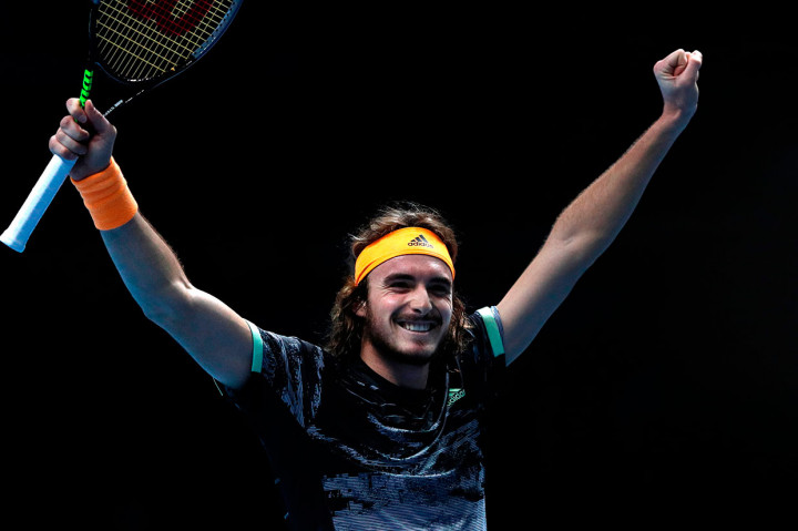 Petenis Yunani Stefanos Tsitsipas meluapkan kegembiraan usai memastikan diri lolos ke babak semifinal ATP World Tour Finals, Kamis, 14 November 2019 WIB.