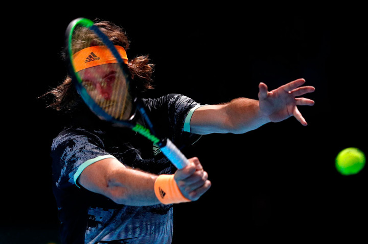 Tsitsipas, yang sebelumnya mengalahkan unggulan keempat Daniil Medvedev pada Senin, kini mengantongi angka kemenangan 2-0 di London dan belum kehilangan satu set pun pada debutnya dalam turnamen akhir musim tersebu0t. Melansir laman atptour.com, juara ATP Final 2018 Next Gen ini berada pada kemenangan keempatnya dalam lima pertemuan melawan Zverev.