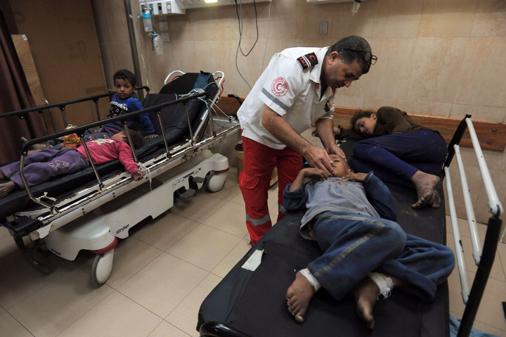 Serangan udara Israel di Jalur Gaza pada Kamis, 14 November 2019 menewaskan enam orang dari satu keluarga Palestina, menambah jumlah korban tewas di wilayah itu menjadi 32 orang dalam waktu 48 jam terakhir. Serangan tersebut juga mengakibatkan beberapa lainnya luka-luka.
