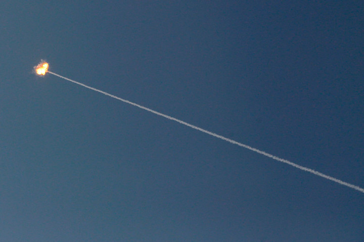 Sistem pertahanan Israel, Iron Dome berhasil mencegat serangan roket yang diluncurkan dari Jalur Gaza.