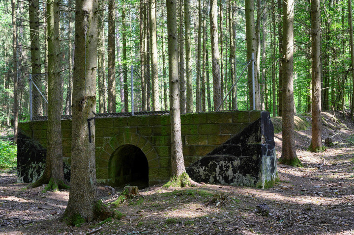 Sisa-sisa Rute 46 telah diketahui tetapi daerah itu dulunya dianggap 'tabu, menurut Dieter Stockmann, yang telah mempelajari proyek ini selama 20 tahun.