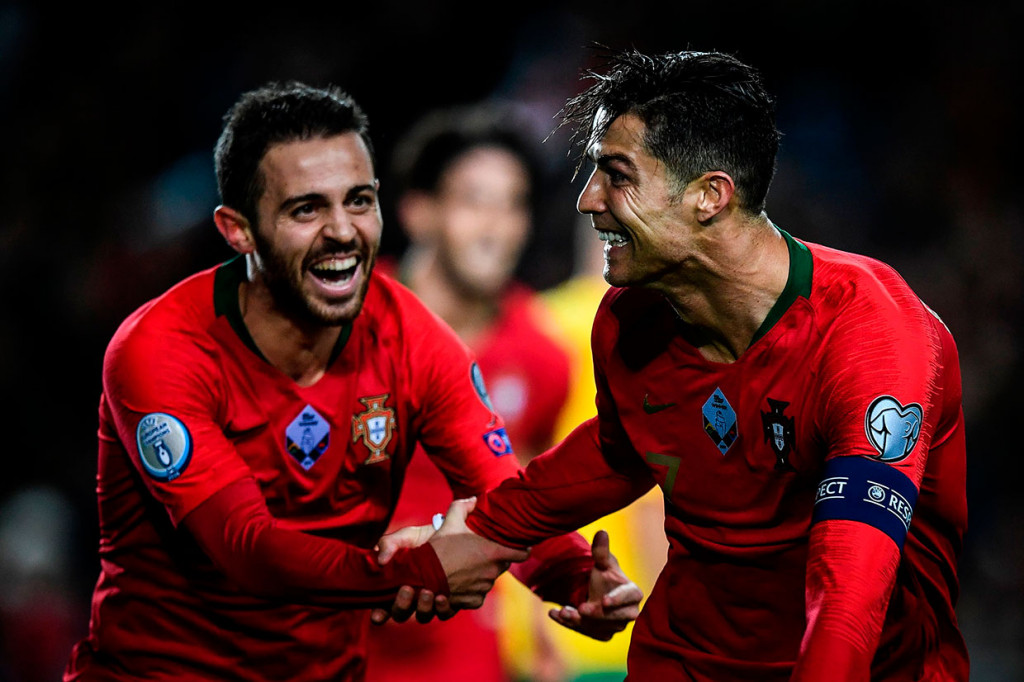 Portugal memperbesar keunggulan menjadi 5-0 lewat Bernardo Silva pada menit ke-64.