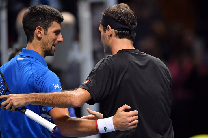 Federer yang menjadi unggulan ketiga mencapai semifinalnya yang ke-16 di turnamen penutup musim ATP Finals sekaligus memupus harapan Djokovic untuk mengakhiri tahun sebagai petenis nomor satu dunia untuk keenam kalinya. Sekarang Rafael Nadal lah yang dipastikan berada di peringkat nomor wahid untuk tahun kelimanya.