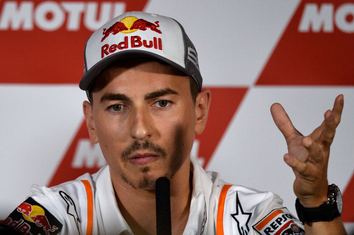 Pembalap Repsol Honda Jorge Lorenzo memutuskan pensiun dari dunia balap profesional. Keputusan tersebut dia umumkan saat jumpa pers jelang MotoGP Valencia, di Cheste, Valencia, Kamis, 14 November 2019 waktu setempat.