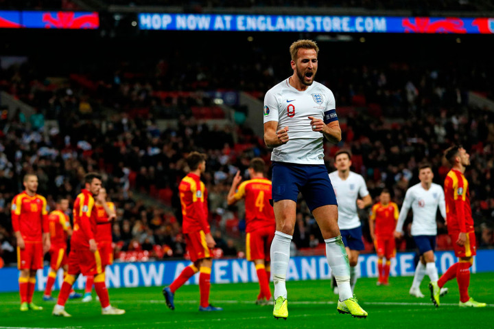 Sundulan kapten tim Harry Kane pada menit ke-18 menggandakan keunggulan tuan rumah.