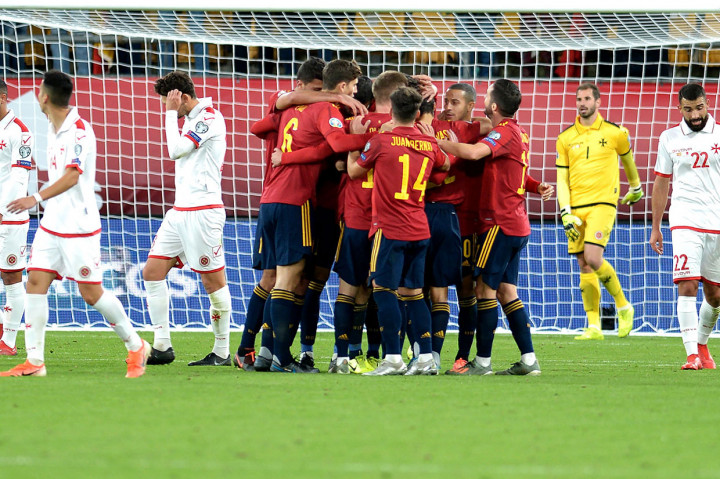 Jesus Navas menutup pesta gol tuan rumah pada menit ke-85. Skor berubah menjadi 7-0. 