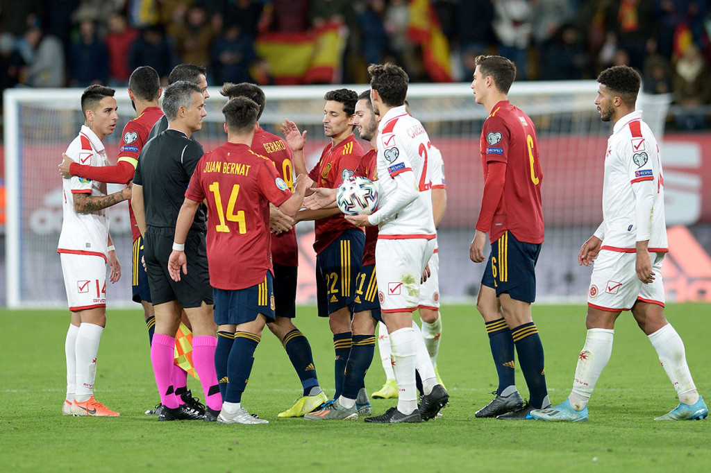 Kemenangan besar tersebut membuat Spanyol lolos ke Piala Eropa 2020 sebagai juara grup dengan 23 poin. Swedia di tempat kedua dengan 18 poin.
