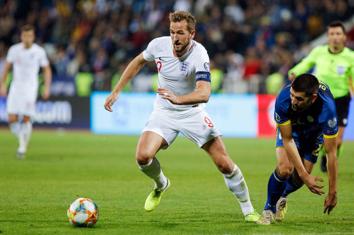 Harry Kane memantapkan diri sebagai top skorer kualifikasi Piala Eropa 2020. AFP Photo/Armend Nimani
