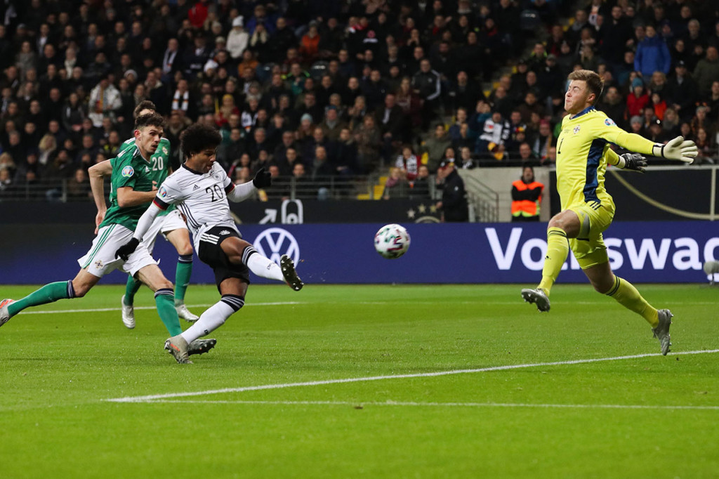 Jerman langsung merespon dan menyamakan kedudukan pada menit ke-19 lewat Serge Gnabry. Dia melakukan sentuhan di tepi area penalti sebelum berputar dan menembak bola melewati kiper Irlandia Bailey Peacock-Farrell.