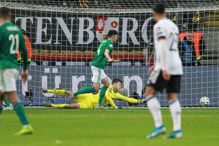 Jerman berbalik unggul 2-1 lewat Leon Goretzka mencocor bola kiriman Hector pada menit ke-42.