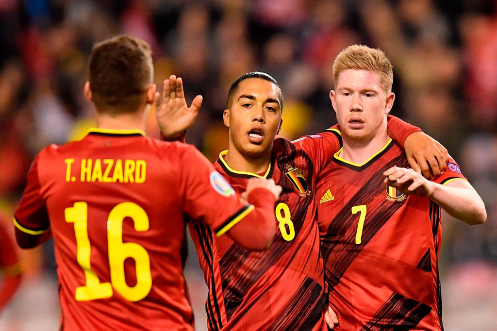 Empat menit jelang jeda De Bruyne mengemas gol keduanya pada laga tersebut untuk membawa Belgia unggul 3-1.