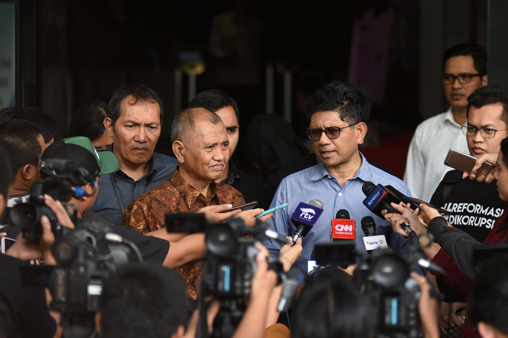 Meski mengajukan judicial review, Agus tetap berharap Presiden Jokowi mengeluarkan peraturan pemerintah pengganti undang-undang (perppu).