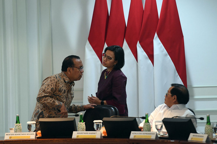 Selain itu, Indonesia juga harus mandiri dalam memproduksi alutsista tersebut.